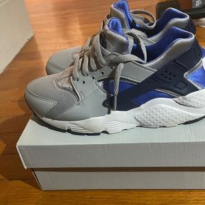 Nike huraches size 6.5y